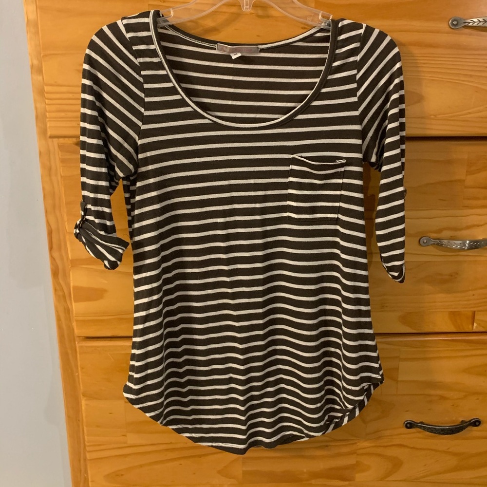 Size M Julie’s Closet Shirt